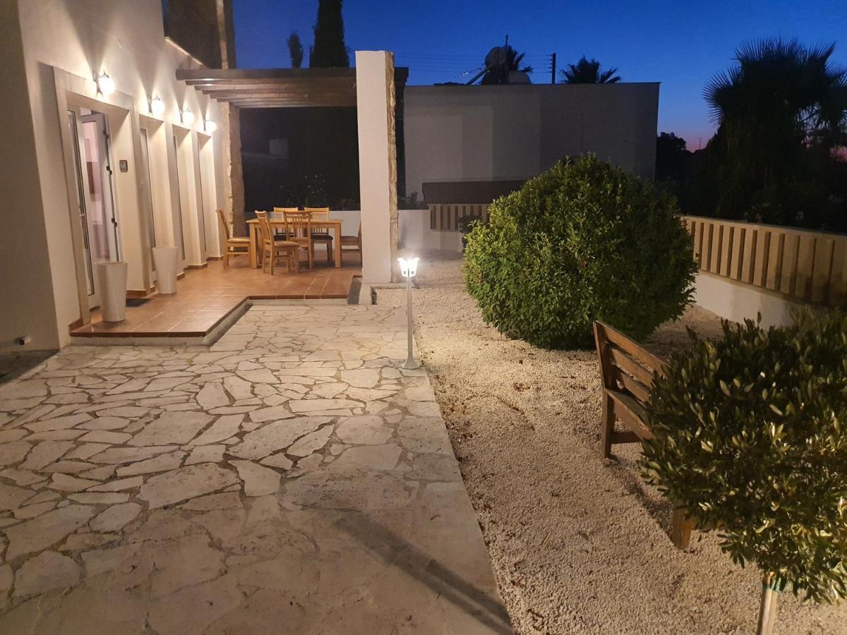 Villa Serapho Paphos Extérieur photo